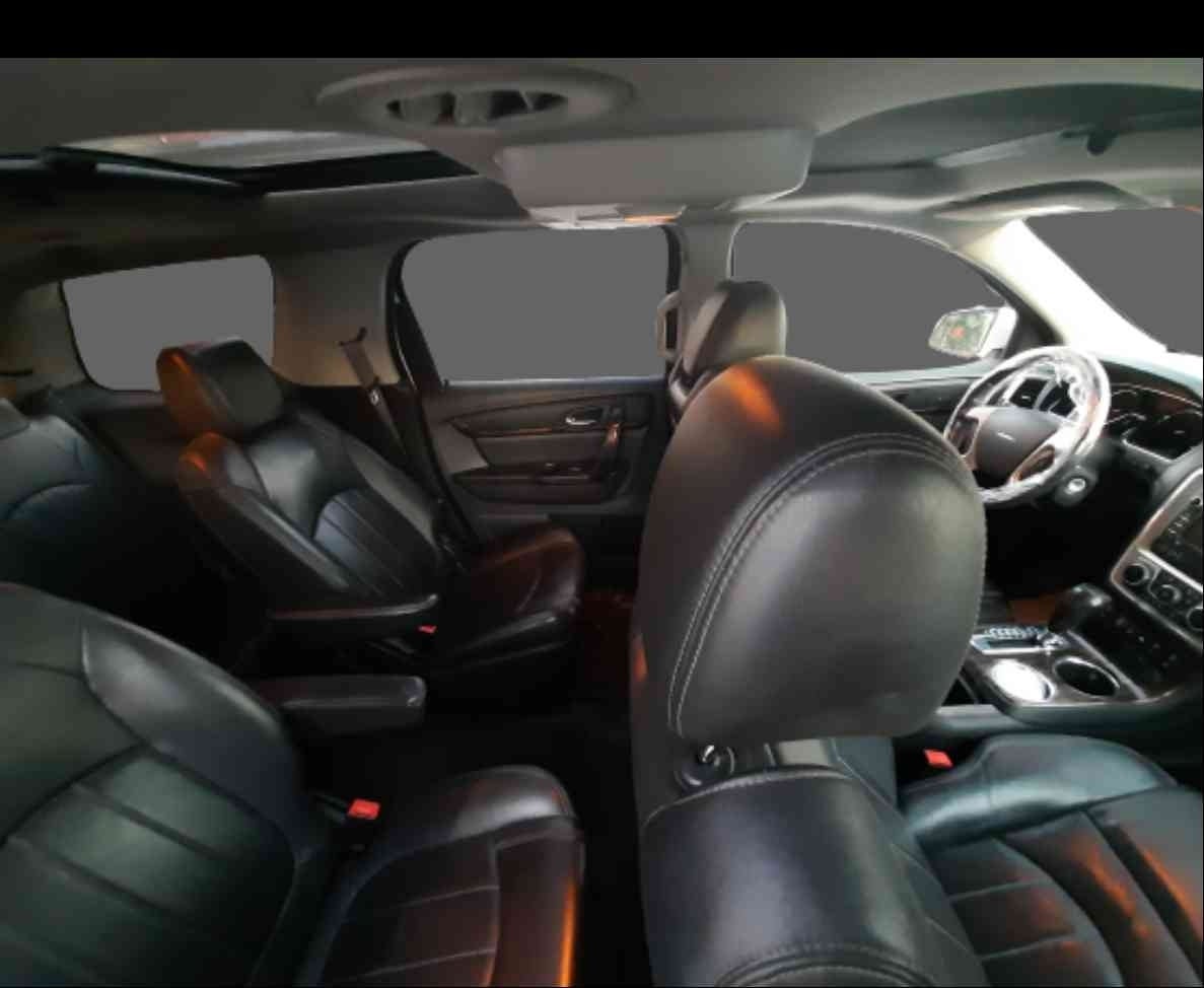 2015 GMC ACADIA 5 PTS DENALI TA 7 PAS PIEL XENON RA-20 CROM 4X4