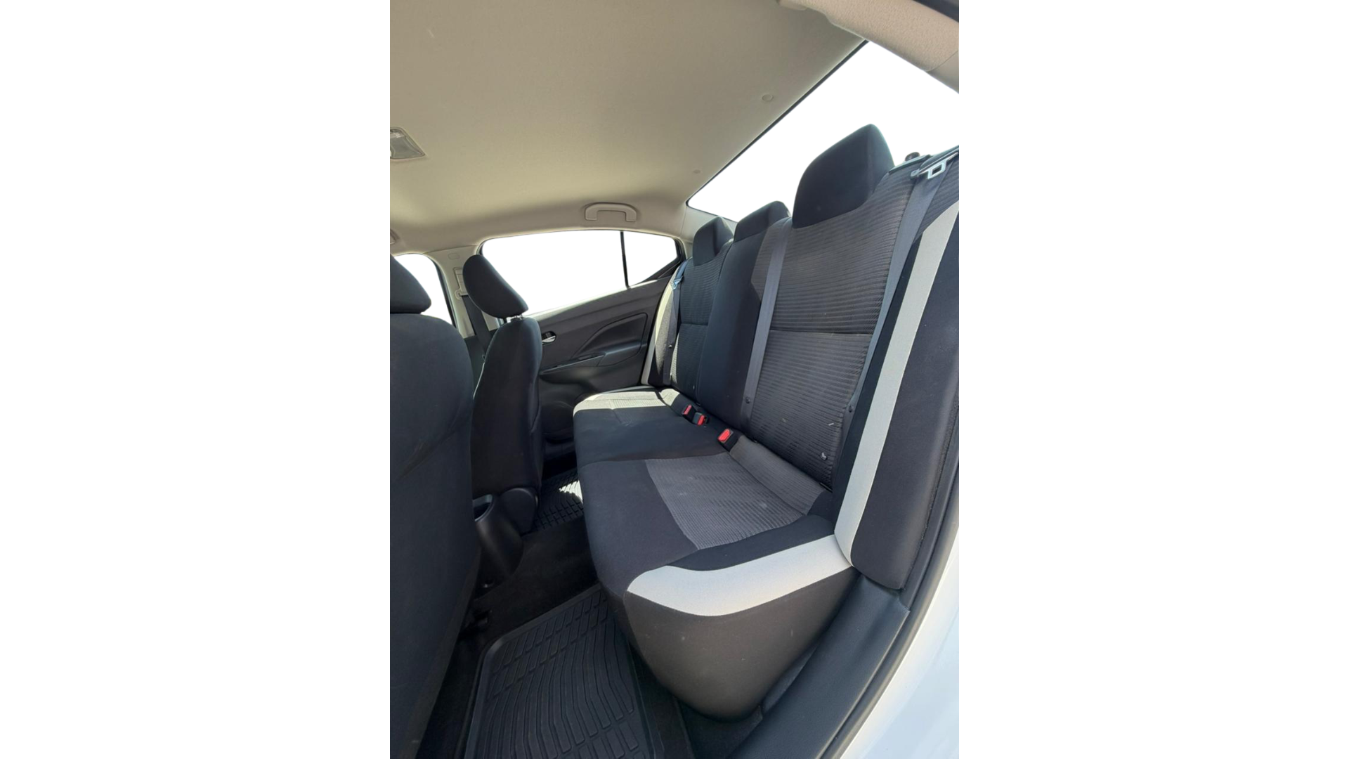 2022 Nissan VERSA 4 PTS ADVANCE CVT AAC VE F NIEBLA RA-16