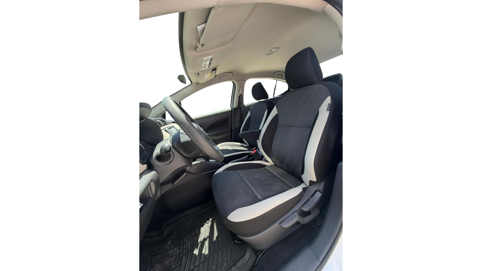 2022 Nissan VERSA 4 PTS ADVANCE CVT AAC VE F NIEBLA RA-16