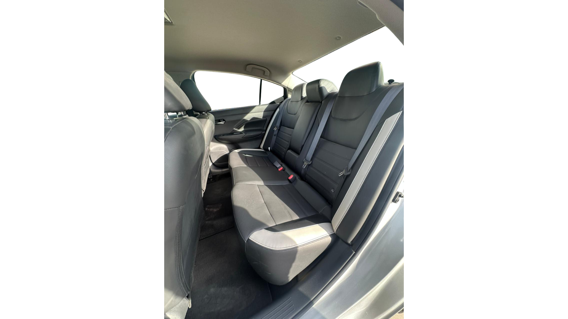 2022 Nissan VERSA 4 PTS EXCLUSIVE CVT AAC AUT VE PIEL GPS F NIEBLA RA-17