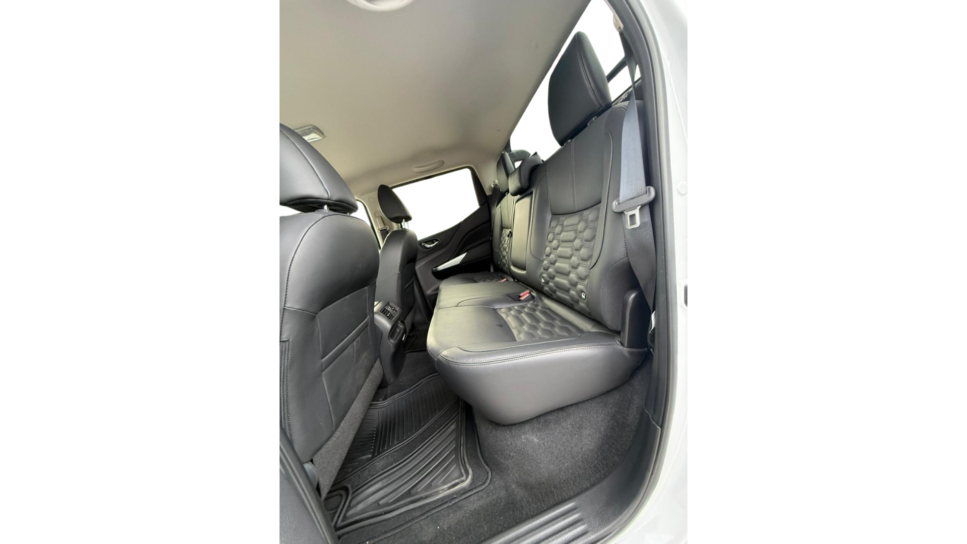 2025 Nissan FRONTIER 4P PLATINUM LE L42.5 AUT