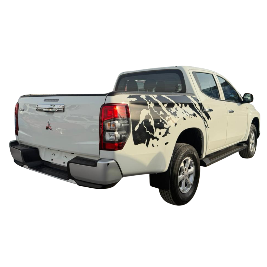 2023 Mitsubishi L200 4 PTS GLX CABINA DOBLE 24TD TM5 4X4