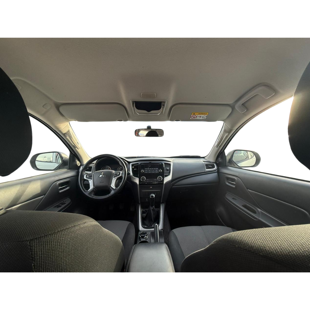 2023 Mitsubishi L200 4 PTS GLX CABINA DOBLE 24TD TM5 4X4